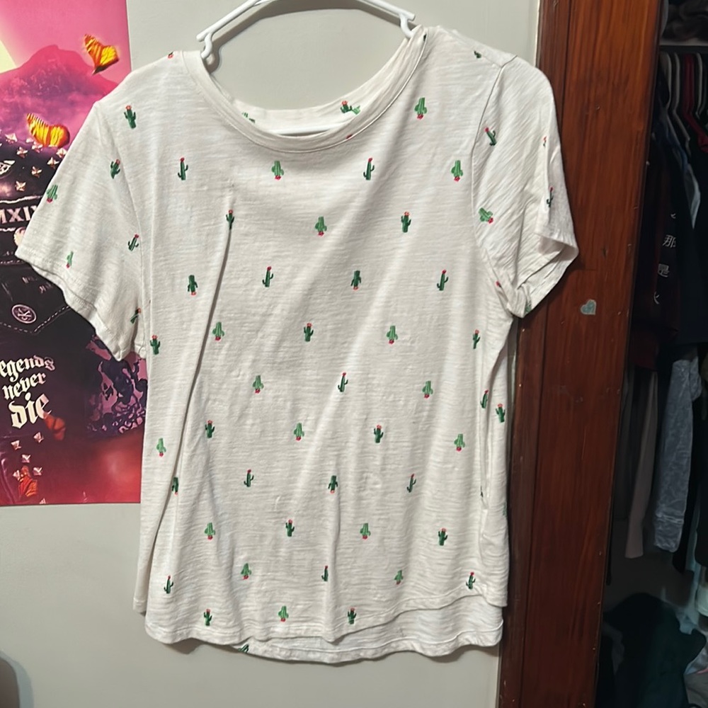 Medium Old Navy Cactus Tee
